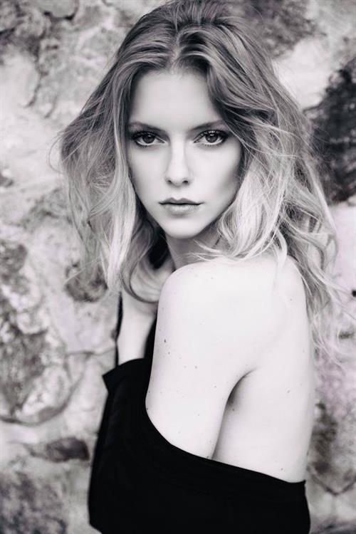 Elle Evans