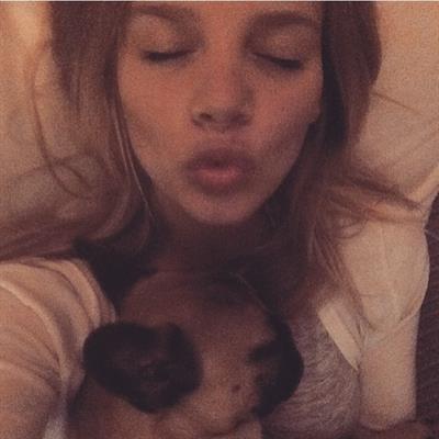 Marloes Horst taking a selfie