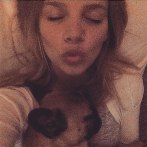 Marloes Horst taking a selfie