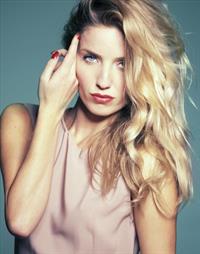 Annabelle Wallis
