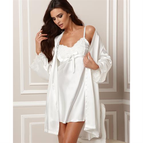 Jennifer Lamiraqui in lingerie