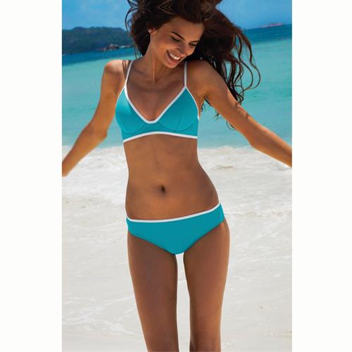 Jennifer Lamiraqui in a bikini