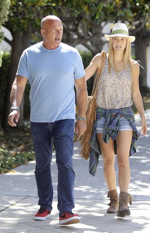 Bar Refaeli Pictures Bar Refaeli spending the afternoon with family in L.A. June 9, 2014