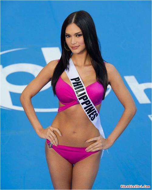 Pia Wurtzbach in a bikini