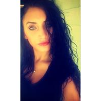 Gracee Belle taking a selfie