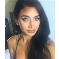 Gracee Belle in a bikini taking a selfie