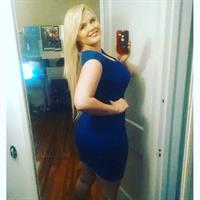 Lilli Luxe taking a selfie