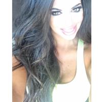 Italia Kash taking a selfie