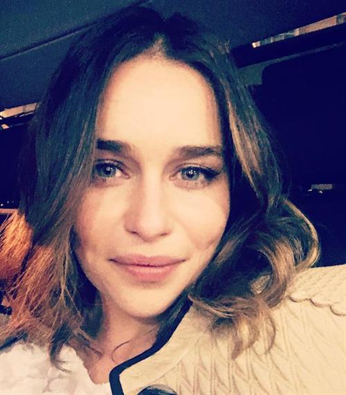 Emilia Clarke taking a selfie