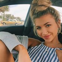 Gabrielle Grace Epstein taking a selfie