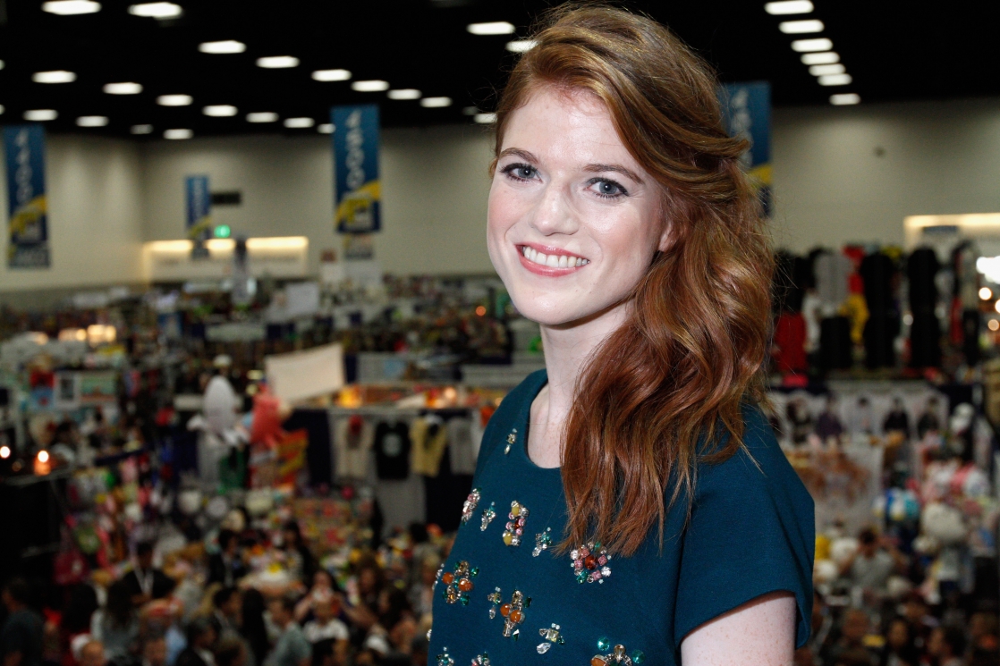 Rose Leslie Nide