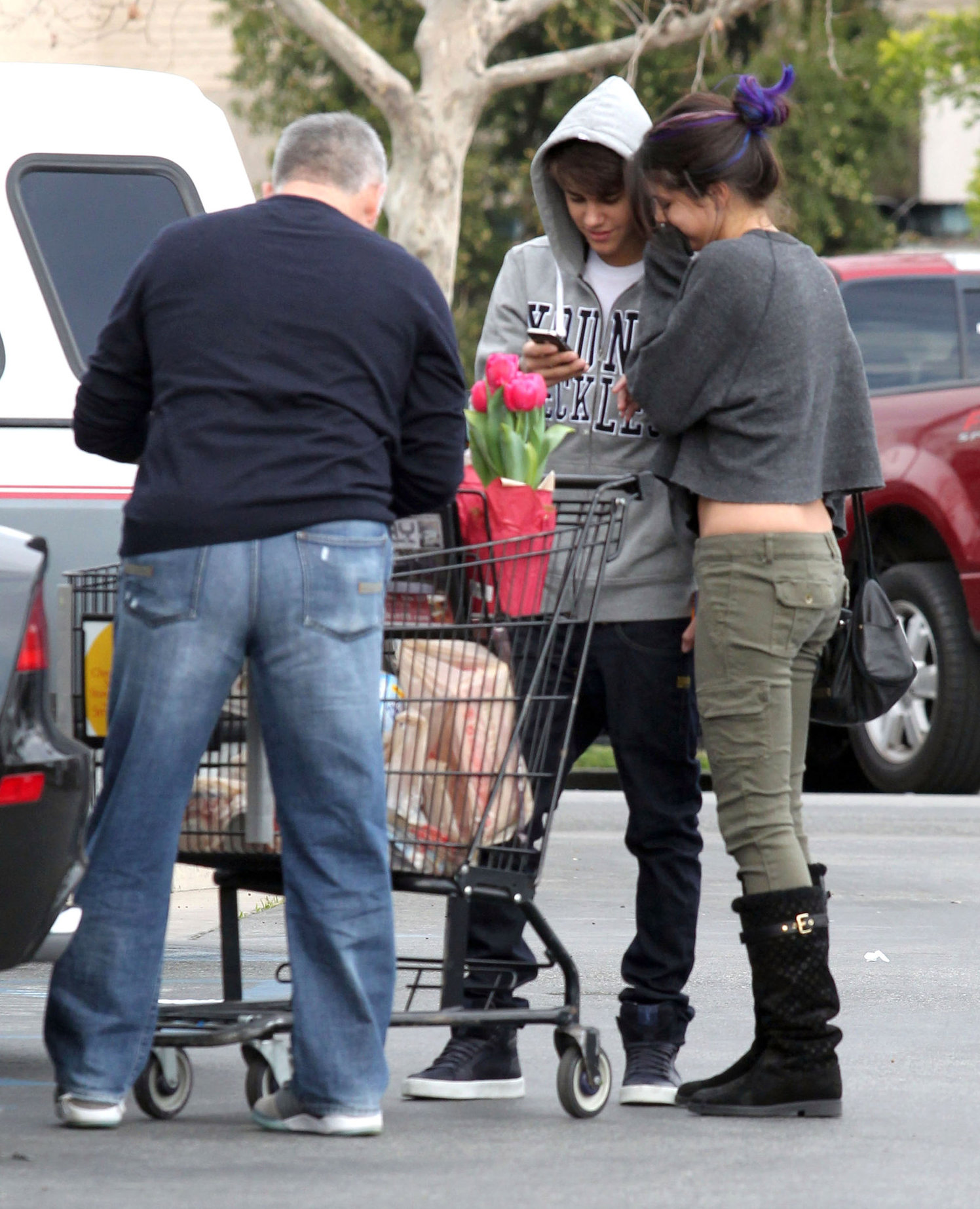 Selena Gomez shopping in Encino on January 14, 2012