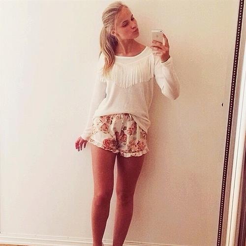 Emilie Voe Nereng taking a selfie