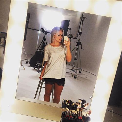 Emilie Voe Nereng taking a selfie