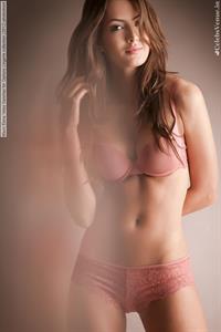 Macri Elena Vélez in lingerie