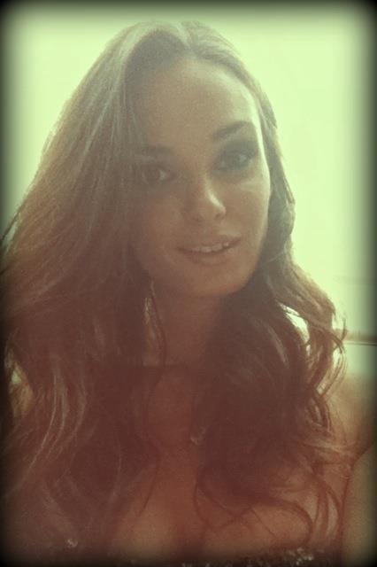 Kassie Lyn Logsdon taking a selfie