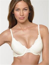 Daniela Lopes in lingerie