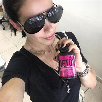 Bella Falconi taking a selfie