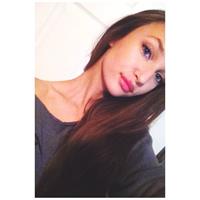 Ariane Fournier taking a selfie