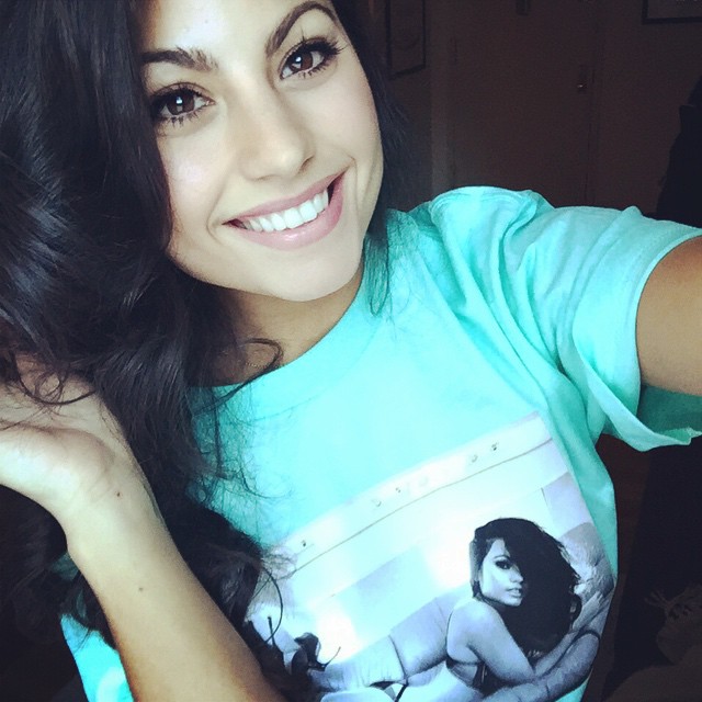 Mónica Alvarez taking a selfie