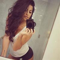 Mónica Alvarez taking a selfie