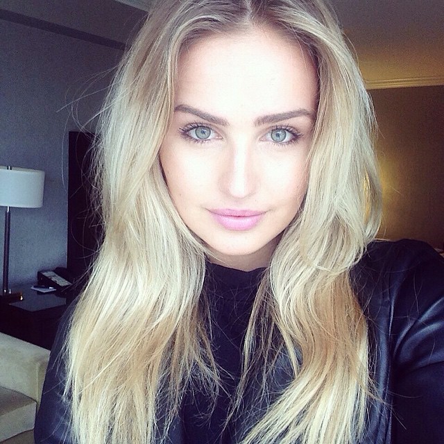 Mackenzie White taking a selfie