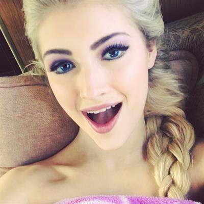 Anna Faith Carlson taking a selfie