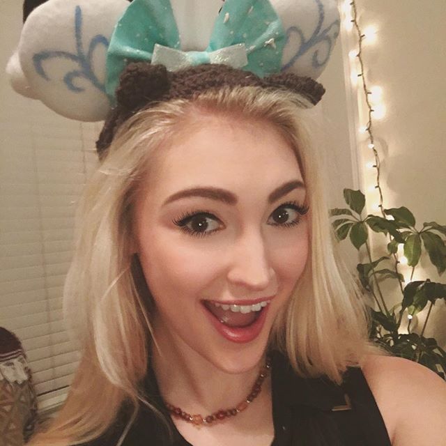 Anna Faith Carlson taking a selfie