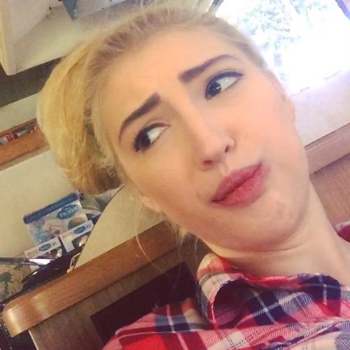 Anna Faith Carlson taking a selfie