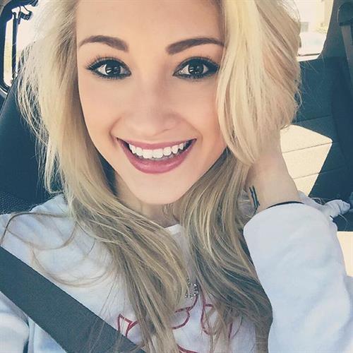 Anna Faith Carlson taking a selfie