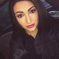 Anna Faith Carlson taking a selfie