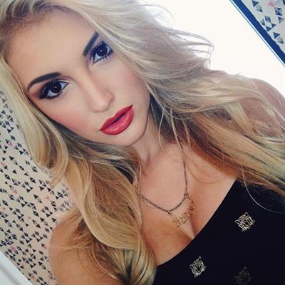 Anna Faith Carlson taking a selfie