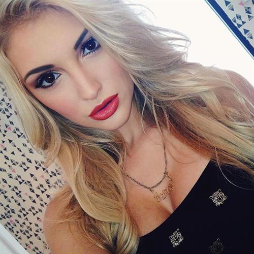 Anna Faith Carlson taking a selfie