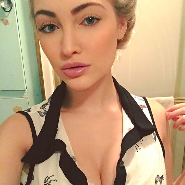 Anna Faith Carlson taking a selfie