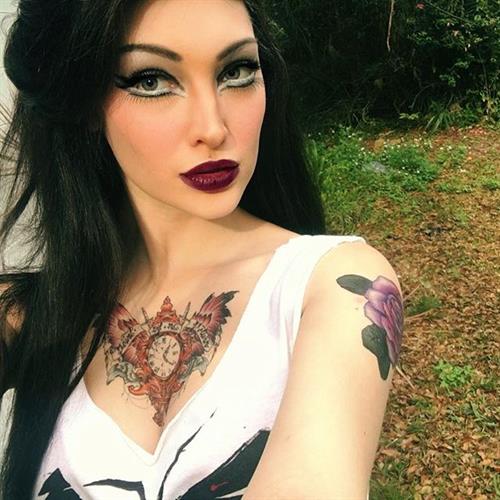 Anna Faith Carlson taking a selfie