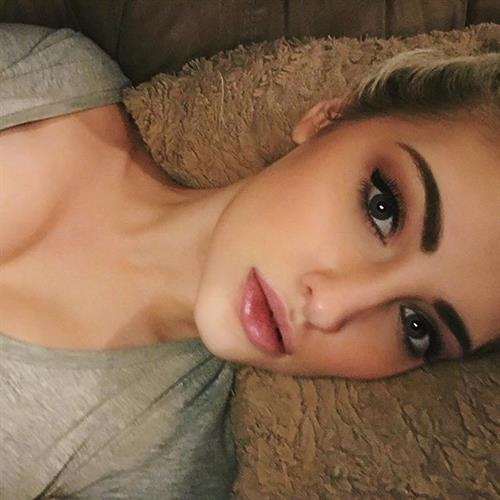 Anna Faith Carlson taking a selfie