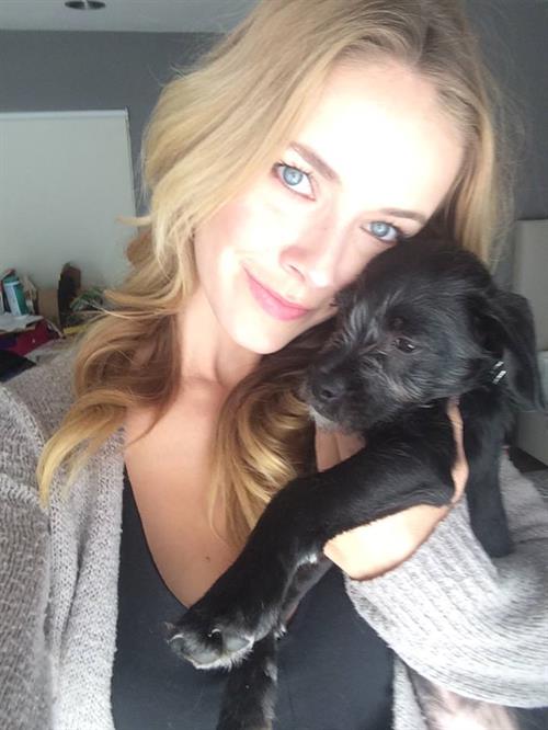 Olivia Jordan taking a selfie