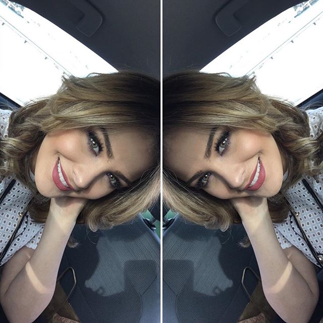 Migbelis Lynette Castellanos taking a selfie