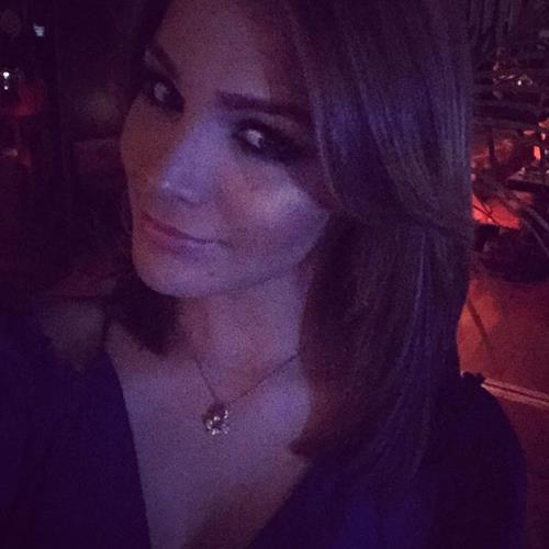 Migbelis Lynette Castellanos taking a selfie