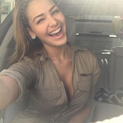 Migbelis Lynette Castellanos taking a selfie