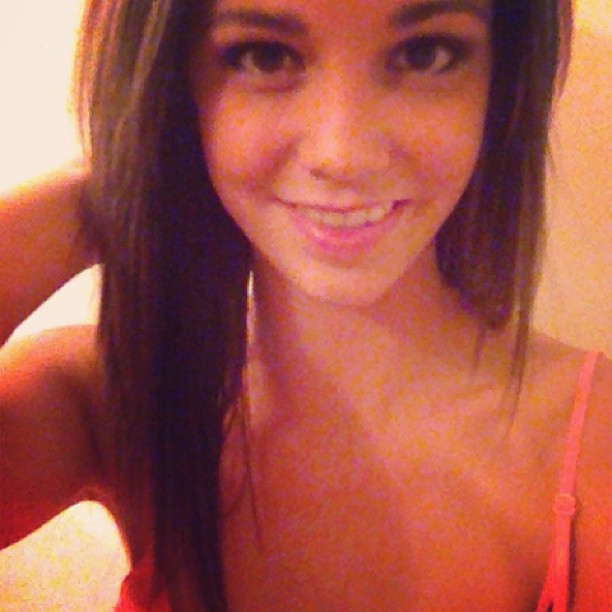 Caitlin Arnett taking a selfie