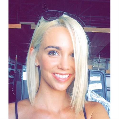 Caitlin Arnett taking a selfie