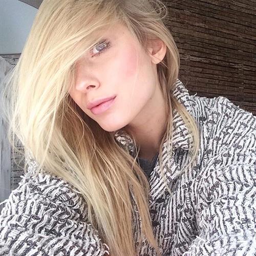 Kimberley Mens taking a selfie