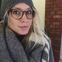 Kimberley Mens taking a selfie