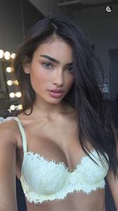 Kelly Gale in lingerie taking a selfie