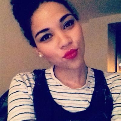 Alexandra Shipp taking a selfie