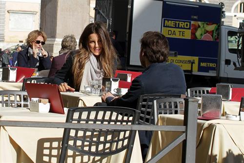 Kate Beckinsale On Set of The Face of an Angel in Rome November 11-2013 