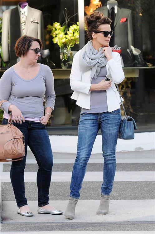 Kate Beckinsale Shopping in Los Angeles February 27, 2013  