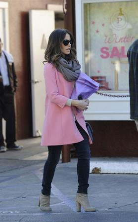 Kate Beckinsale shopping in the Brentwood Country Mart February 9-2013 