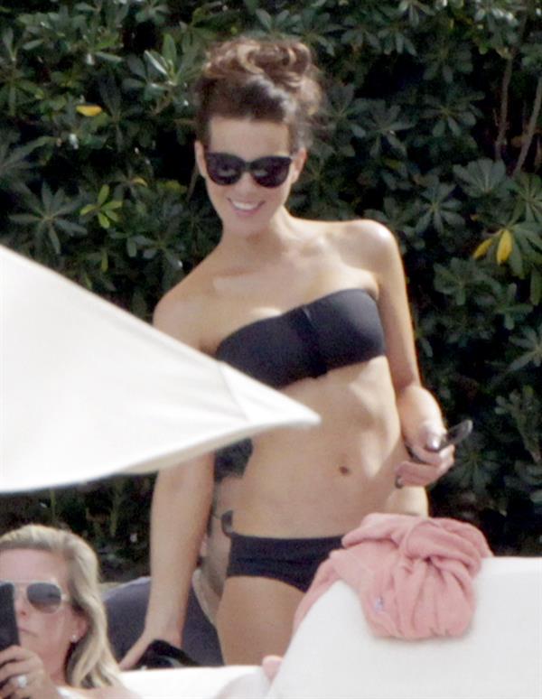 Kate Beckinsale in bikini as she fits in some sunbathing on family holiday in Mexico March 28-2013 